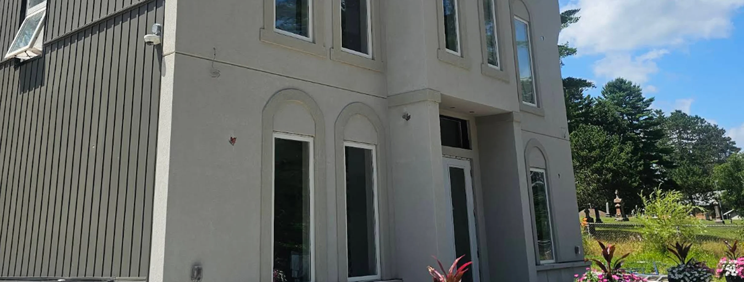 Exterior view of Ottawa Valley Islamic Centre Deep River building